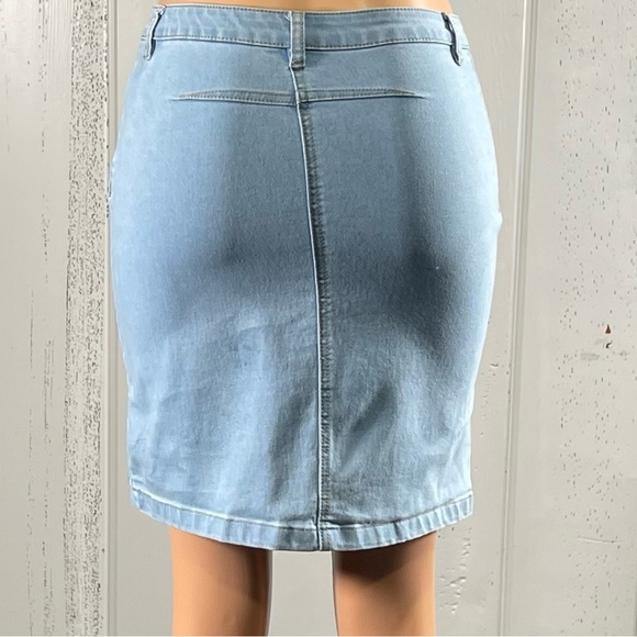 * Lily & Parker Women's Embroidered Light Denim Skirt Sz 26 - Picture 7 of 12